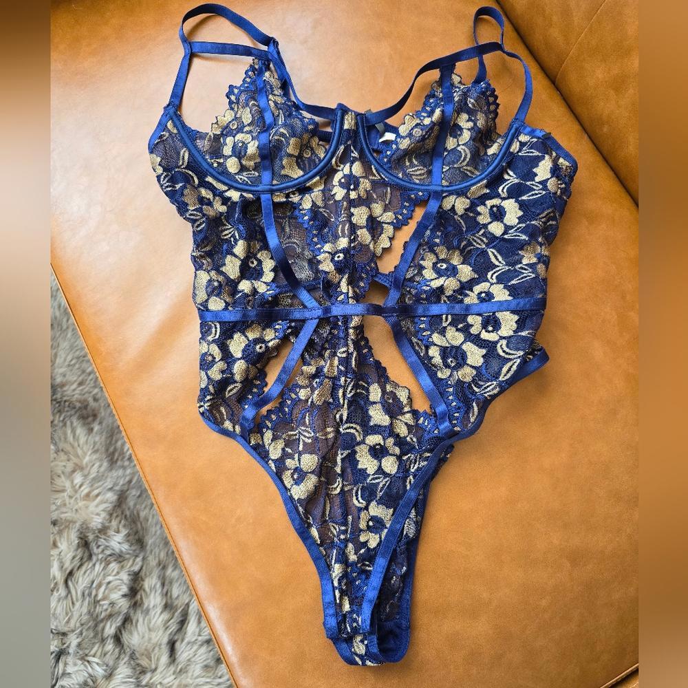 Fashion Nova Cutout Floral Lingeire Teddy Bodysuit